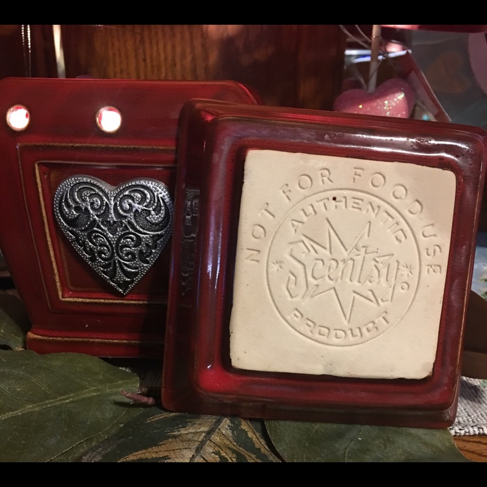 Scentsy heartfelt wax warmer valentines